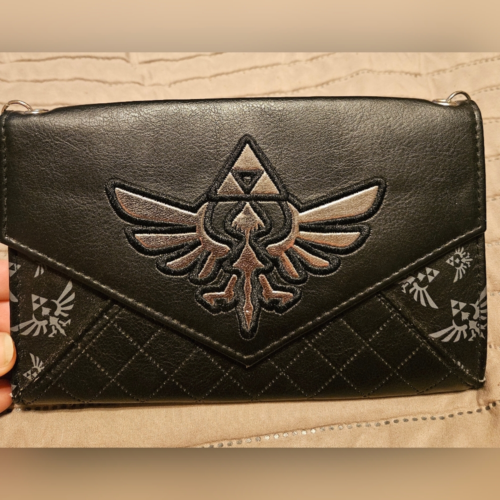 LoZ clutch